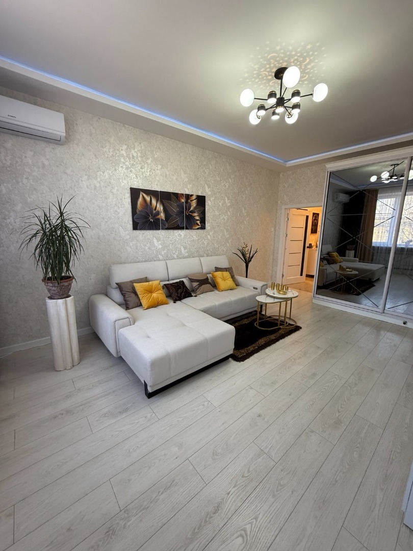 продажа трехкомнатной квартиры номер A-173672 в Приморском районе, фото номер 16